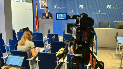 02/08/2023 - Rueda de prensa con el director de la ACA, Samuel Reyes, para explicar la situación de la sequía, a 2 de agosto de 2023. 02/08/2023 - Rueda de prensa con el director de la ACA, Samuel Reyes, para explicar la situación de la sequía, a 2 de agosto de 2023.