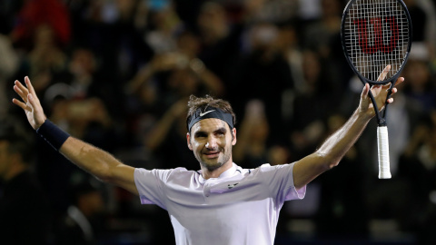 El tenista suizo Roger Federer tras vencer la final del torneo de Shanghai a Rafael Nadal. REUTERS/Aly Song El tenista suizo Roger Federer tras vencer la final del torneo de Shanghai a Rafael Nadal. REUTERS/Aly Song