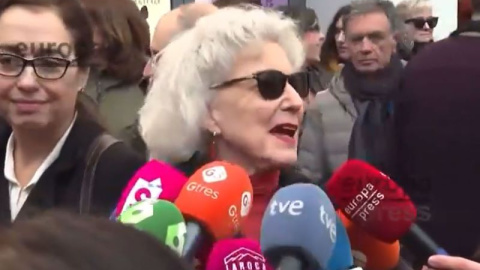 Marisa Paredes estalla ante la presencia de Isabel Díaz Ayuso en la capilla ardiente de Concha Velasco.- EP Marisa Paredes estalla ante la presencia de Isabel Díaz Ayuso en la capilla ardiente de Concha Velasco.- EP