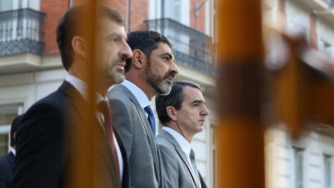 El mayor de los Mossos d'Esquadra, Josep Lluís Trapero (c), a su llegada a la Audiencia Nacional para declarar como imputado de sedición. EFE/ J.J.Guillén El mayor de los Mossos d'Esquadra, Josep Lluís Trapero (c), a su llegada a la Audiencia Nacional para declarar como imputado de sedición. EFE/ J.J.Guillén