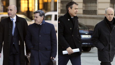 El ex consejero delegado de Abengoa, Manuel Sánchez Ortega (i), y el expresidente, Felipe Benjumea, a su llegada a la Audiencia Nacional acompañados por sus respectivos abogados. EFE El ex consejero delegado de Abengoa, Manuel Sánchez Ortega (i), y el expresidente, Felipe Benjumea, a su llegada a la Audiencia Nacional acompañados por sus respectivos abogados. EFE
