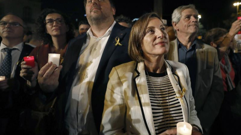 De izda a dcha. Josep Rull, del PdeCat, Marta Rovira de ERC, el vicepresidente del Govern, Oriol Junqueras y la presidenta del Parlamento de Cataluña, Carme Forcadell, durante la concentración en la Avenida de la Diagonal de Barcelona convocada por Omni De izda a dcha. Josep Rull, del PdeCat, Marta Rovira de ERC, el vicepresidente del Govern, Oriol Junqueras y la presidenta del Parlamento de Cataluña, Carme Forcadell, durante la concentración en la Avenida de la Diagonal de Barcelona convocada por Omni