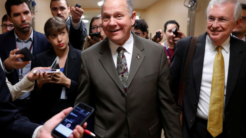 Roy Moore, hace unos días en el Capitolio, en Washington. REUTERS/Jonathan Ernst Roy Moore, hace unos días en el Capitolio, en Washington. REUTERS/Jonathan Ernst