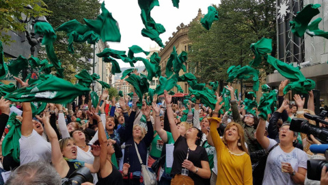 Trabajadoras de las residencias vizcaínas celebran el fin de la huelga./ ELA Trabajadoras de las residencias vizcaínas celebran el fin de la huelga./ ELA