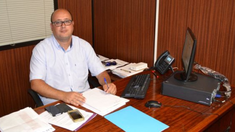 Zebenzuí González en su despacho. Zebenzuí González en su despacho.