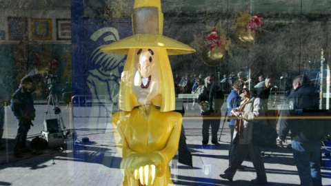 Escaparate de la administración de lotería de la Bruixa d'Or. E.P. Escaparate de la administración de lotería de la Bruixa d'Or. E.P.