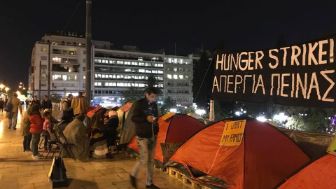 Vaga de fam a la plaça Sintagma d'Atenes per la llibertat de moviments dels refugiats. City Plaza Vaga de fam a la plaça Sintagma d'Atenes per la llibertat de moviments dels refugiats. City Plaza
