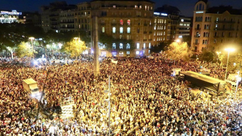 Imatge de la manifestació d'aquest dimarts a Barcelona per la llibertat de Jordi Sànchez i Jordi Cuixart Imatge de la manifestació d'aquest dimarts a Barcelona per la llibertat de Jordi Sànchez i Jordi Cuixart