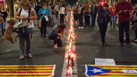 Manifestación en la Avenida de la Diagonal de Barcelona convocada por Omnium Cultural y la ANC para pedir la libertad de sus líderes. | MARTA PÉREZ (EFE) Manifestación en la Avenida de la Diagonal de Barcelona convocada por Omnium Cultural y la ANC para pedir la libertad de sus líderes. | MARTA PÉREZ (EFE)