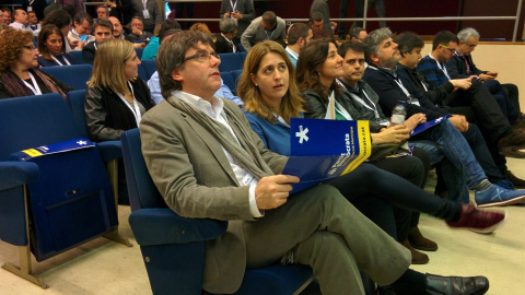 El president de la Generalitat, Carles Puigdemont, al costat de la coordinadora general del PDeCAT, Marta Pascal, en un acte del partit. EUROPA PRESS El president de la Generalitat, Carles Puigdemont, al costat de la coordinadora general del PDeCAT, Marta Pascal, en un acte del partit. EUROPA PRESS