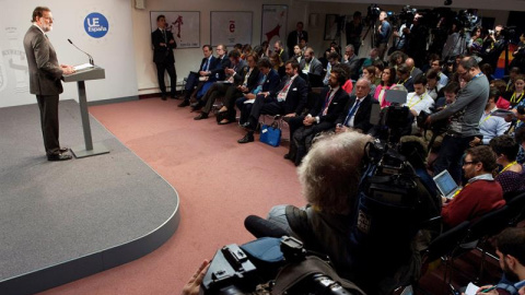 El presidente del Gobierno, Mariano Rajoy, durante la rueda de prensa que ha ofrecido en el marco del Consejo Europeo en Bruselas. - EFE El presidente del Gobierno, Mariano Rajoy, durante la rueda de prensa que ha ofrecido en el marco del Consejo Europeo en Bruselas. - EFE