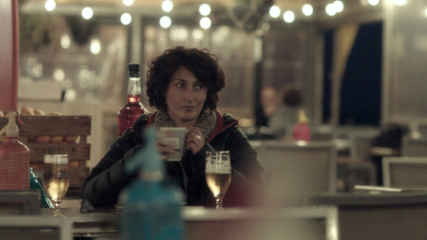 Ángela, en la imagen, una mujer de 43 años cuya energía y mirada no parecen encajar con la idea de un enfermo terminal.- EFE