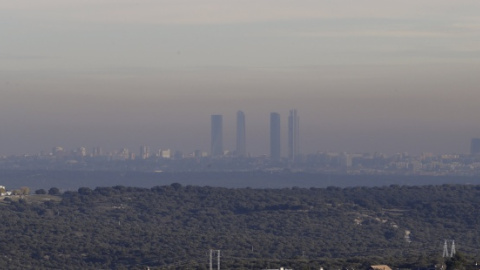 Capa de contaminación sobre Madrid. / EFE