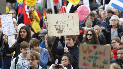 Un momento de la manifestación contra la entrada de Alternativa para Alemania en el Parlamento alemán. - REUTERS Un momento de la manifestación contra la entrada de Alternativa para Alemania en el Parlamento alemán. - REUTERS