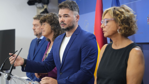 Gabriel Rufián, diputat d'ERC al Congrés dels Diputats, en una atenció als mitjans prèvia al ple de Constitució de les Corts Generals, a Madrid Gabriel Rufián, diputat d'ERC al Congrés dels Diputats, en una atenció als mitjans prèvia al ple de Constitució de les Corts Generals, a Madrid