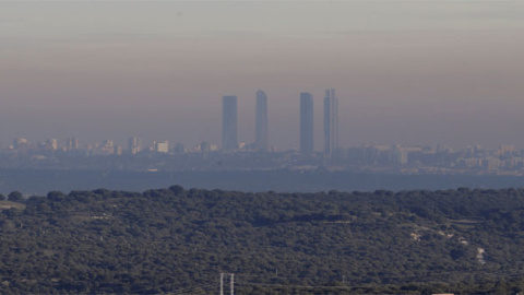 Footgrafía de archivo de la capa de contaminación que cubre la ciudad de Madrid. - EFE Footgrafía de archivo de la capa de contaminación que cubre la ciudad de Madrid. - EFE