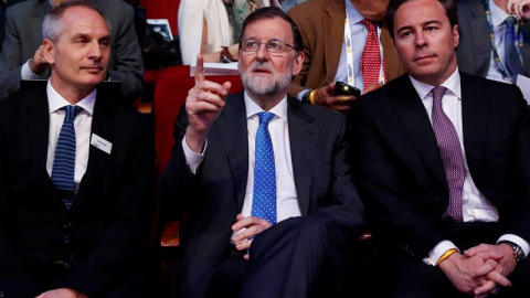 Rajoy, junto al presidente de El Corte Inglés, Dimas Gimeno, este martes. EFE/Chema Moya Rajoy, junto al presidente de El Corte Inglés, Dimas Gimeno, este martes. EFE/Chema Moya