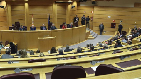 Sesión constitutiva de la comisión conjunta del Senado que tramitará las medidas aprobadas por el Gobierno al amparo del artículo 155 de la Constitución. EFE/ Ballesteros Sesión constitutiva de la comisión conjunta del Senado que tramitará las medidas aprobadas por el Gobierno al amparo del artículo 155 de la Constitución. EFE/ Ballesteros
