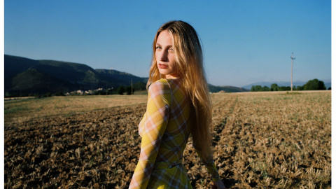 Julieta Gracián, artista de la generació Z. Julieta Gracián, artista de la generació Z.