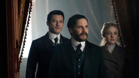 Daniel Brühl, Luke Evans y Dakota Fanning como protagonistas de un thriller de época oscuro e intenso.