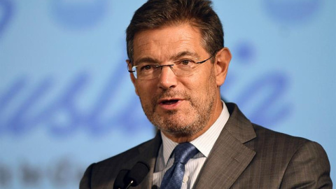 El ministro de Justicia, Rafael Catalá, durante su intervención en inauguración del VI Ciclo de Justicia "El desafío de la especialización judicial ante la nueva delincuencia". /EFE El ministro de Justicia, Rafael Catalá, durante su intervención en inauguración del VI Ciclo de Justicia "El desafío de la especialización judicial ante la nueva delincuencia". /EFE