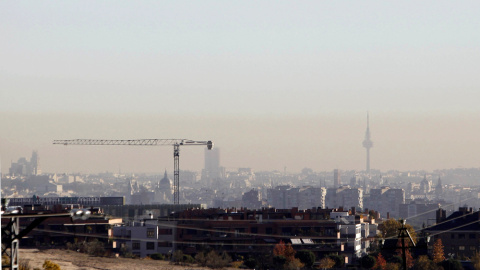 La boina de contaminación sobre la ciudad de Madrid. EFE La boina de contaminación sobre la ciudad de Madrid. EFE