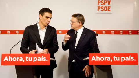 El secretario general del PSOE, Pedro Sánchez, y el president de la Generalitat Valenciana, Ximo Puig, al inicio de la rueda de prensa que han ofrecido tras la reunión con la dirección de los socialistas valencianos. EFE/Kai Försterling El secretario general del PSOE, Pedro Sánchez, y el president de la Generalitat Valenciana, Ximo Puig, al inicio de la rueda de prensa que han ofrecido tras la reunión con la dirección de los socialistas valencianos. EFE/Kai Försterling