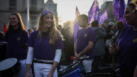 08/03/2024 - Assistents a la manifestació d'aquest 8-M del 2024 a Barcelona. 08/03/2024 - Assistents a la manifestació d'aquest 8-M del 2024 a Barcelona.