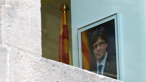 Retrato del presidente catalán cesado, Carles Puigdemont, en una de las salas del Palau de la Generalitat. REUTERS/Yves Herman Retrato del presidente catalán cesado, Carles Puigdemont, en una de las salas del Palau de la Generalitat. REUTERS/Yves Herman