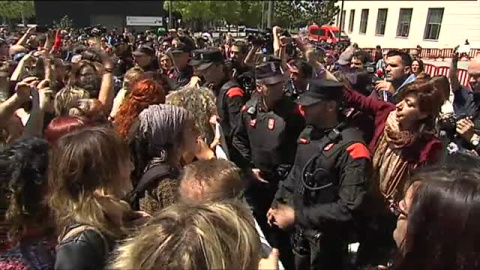 Indignación a las puertas del palacio de justicia de Pamplona tras conocerse la sentencia de 'La Manada' Indignación a las puertas del palacio de justicia de Pamplona tras conocerse la sentencia de 'La Manada'