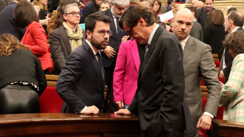 El president de la Generalitat, Pere Aragonès, parlant el líder del PSC, Salvador Illa, després de la votació sobre la B-40 El president de la Generalitat, Pere Aragonès, parlant el líder del PSC, Salvador Illa, després de la votació sobre la B-40