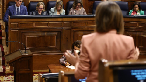 De izq. a der., el presidente del Gobierno, Pedro Sánchez; la vicepresidenta primera y ministra de Asuntos Económicos, Nadia Calviño; la vicepresidenta segunda y ministra de Trabajo, Yolanda Díaz; la vicepresidenta tercera y ministra de la Transició De izq. a der., el presidente del Gobierno, Pedro Sánchez; la vicepresidenta primera y ministra de Asuntos Económicos, Nadia Calviño; la vicepresidenta segunda y ministra de Trabajo, Yolanda Díaz; la vicepresidenta tercera y ministra de la Transició