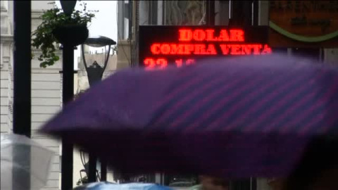 Argentina pide ayuda al FMI tras el desplome de su moneda Argentina pide ayuda al FMI tras el desplome de su moneda