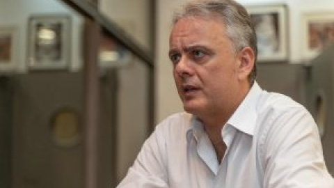 Héctor Illueca: "Cuando aparecen las estructuras de poder, al PSOE le tiemblan las piernas" Héctor Illueca: "Cuando aparecen las estructuras de poder, al PSOE le tiemblan las piernas"