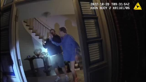 La Policía publica el vídeo del ataque al marido de Nancy Pelosi La Policía publica el vídeo del ataque al marido de Nancy Pelosi