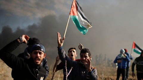 Protestas de palestinos cerca del asentamiento judío, cerca de Gaza. REUTERS/Mohammed Salem Protestas de palestinos cerca del asentamiento judío, cerca de Gaza. REUTERS/Mohammed Salem
