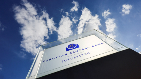 EEl logo del BCE delante de la entrada del rascacielos donde tiene su sede en Fráncfort.. REUTERS/Wolfgang Rattay EEl logo del BCE delante de la entrada del rascacielos donde tiene su sede en Fráncfort.. REUTERS/Wolfgang Rattay