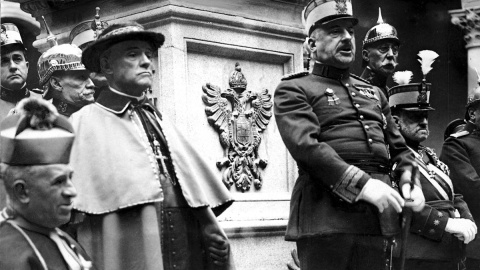 El general Miguel Primo de Rivera da un discurso en la Academia Militar de Infantería de Toledo. El general Miguel Primo de Rivera da un discurso en la Academia Militar de Infantería de Toledo.
