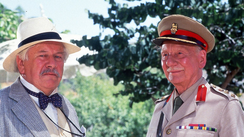 Peter Ustinov interpretó a Hercule Poirot varias veces. Aquí, con John Gielgud, en 'Cita con la muerte' Peter Ustinov interpretó a Hercule Poirot varias veces. Aquí, con John Gielgud, en 'Cita con la muerte'
