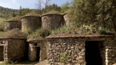 Vuit rutes per descobrir els paisatges de pedra seca de Catalunya Vuit rutes per descobrir els paisatges de pedra seca de Catalunya