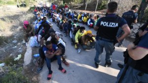 La crisis migratoria en Lampedusa echa por tierra la propaganda electoral de Meloni y Salvini La crisis migratoria en Lampedusa echa por tierra la propaganda electoral de Meloni y Salvini