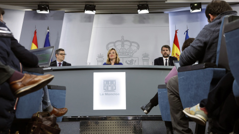El ministro de la Presidencia, Justicia y Relaciones con las Cortes, Félix Bolaños; la ministra de Educación, Formación Profesional y Deportes y portavoz del Gobierno, Pilar Alegría, y el ministro de Cultura, Ernest Urtasun, ofrecen una rueda de pren El ministro de la Presidencia, Justicia y Relaciones con las Cortes, Félix Bolaños; la ministra de Educación, Formación Profesional y Deportes y portavoz del Gobierno, Pilar Alegría, y el ministro de Cultura, Ernest Urtasun, ofrecen una rueda de pren