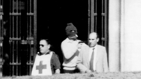 El Rubio y un rehén del atraco al Banco Central de Barcelona. El Rubio y un rehén del atraco al Banco Central de Barcelona.