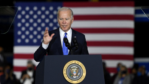 28/01/2022-El presidente de los Estados Unidos, Joe Biden, durante un evento en las instalaciones de autobuses de la Autoridad de Transporte del Área de Kansas City. 28/01/2022-El presidente de los Estados Unidos, Joe Biden, durante un evento en las instalaciones de autobuses de la Autoridad de Transporte del Área de Kansas City.