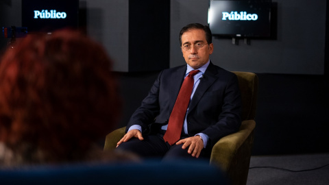 29/01/2022 El ministro de Asuntos Exteriores, José Manuel Albares, junto a Esther Rebollo, subdirectora de 'Público' durante la entrevista realizada en la redacción del periódico 29/01/2022 El ministro de Asuntos Exteriores, José Manuel Albares, junto a Esther Rebollo, subdirectora de 'Público' durante la entrevista realizada en la redacción del periódico