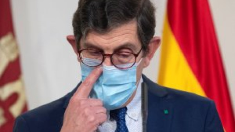 La 'caja B' de las vacunas: los políticos que se vacunan cuando no les toca La 'caja B' de las vacunas: los políticos que se vacunan cuando no les toca