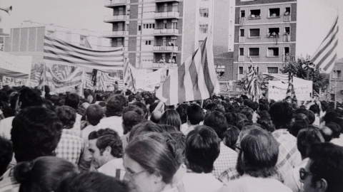 La manifestació per la Diada de 1976, a Sant Boi de Llobregat. La manifestació per la Diada de 1976, a Sant Boi de Llobregat.