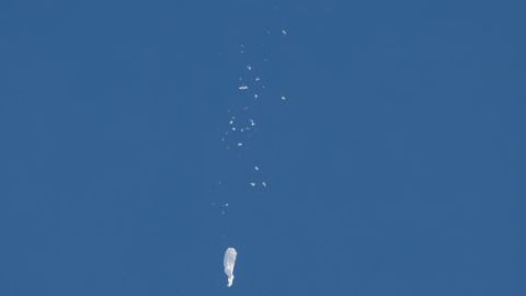 Las fuerzas de Estados Unidos derriban un supuesto globo espía chino frente a las costas de Carolina del Sur. Las fuerzas de Estados Unidos derriban un supuesto globo espía chino frente a las costas de Carolina del Sur.