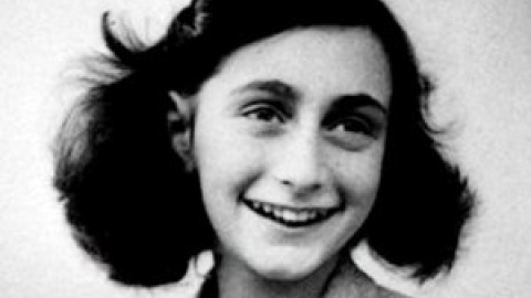 El exagente del FBI que ha desvelado la identidad del delator de Ana Frank pide "no juzgar" al sospechoso con los ojos del presente El exagente del FBI que ha desvelado la identidad del delator de Ana Frank pide "no juzgar" al sospechoso con los ojos del presente