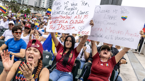 3 de agosto de 2024. Los residentes en Miami protestan en contra de los resultados electorales que dan la presidencia de Venezuela a Nicolás Maduro, a 3 de agosto de 2024. 3 de agosto de 2024. Los residentes en Miami protestan en contra de los resultados electorales que dan la presidencia de Venezuela a Nicolás Maduro, a 3 de agosto de 2024.